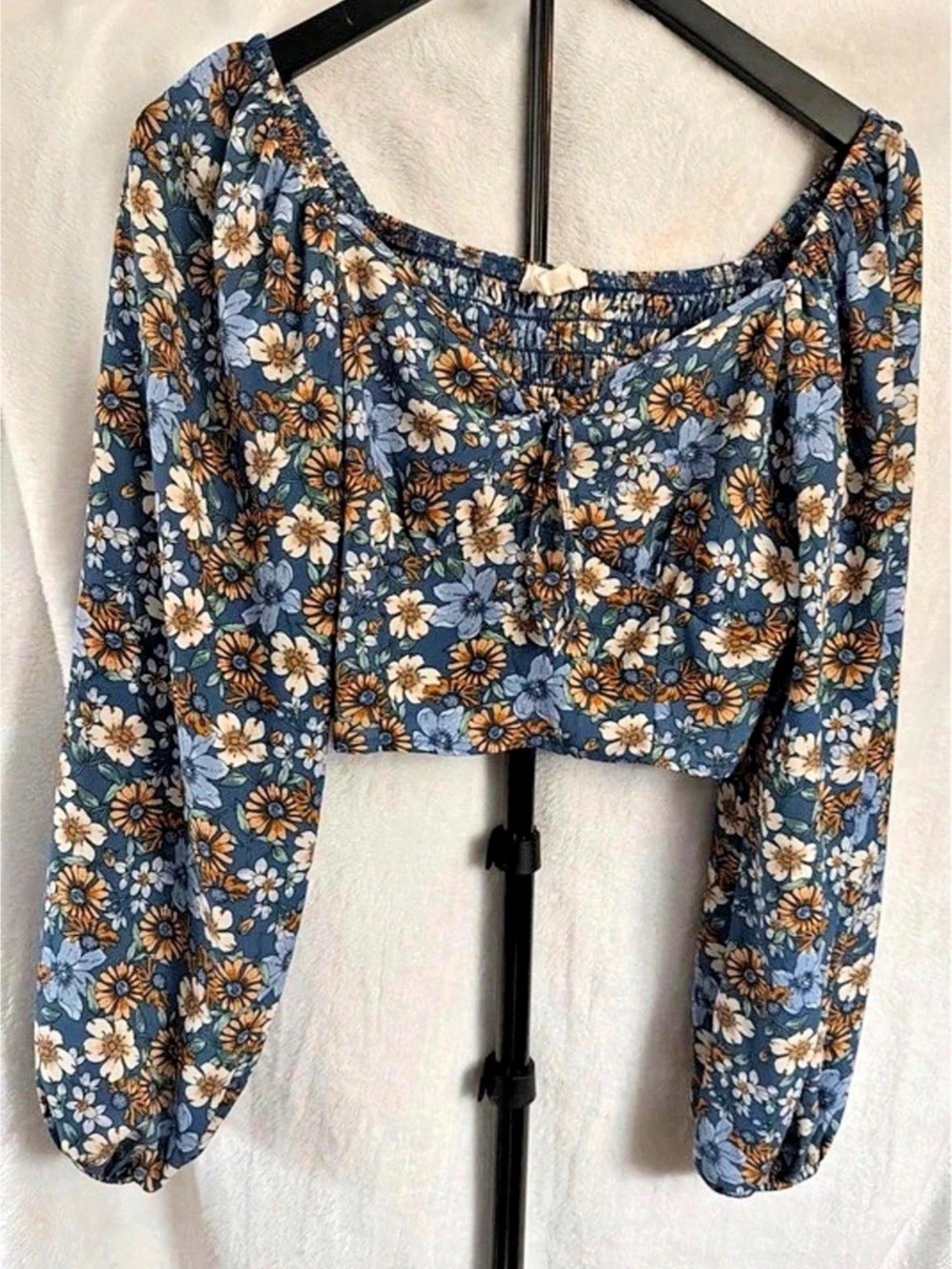 Women’s Sienna Sky Floral Long Sleeve Crop Top Size Small Like New